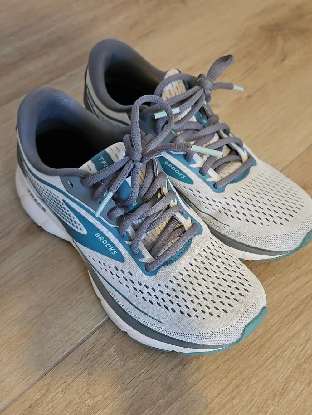 Brooks lightweight running